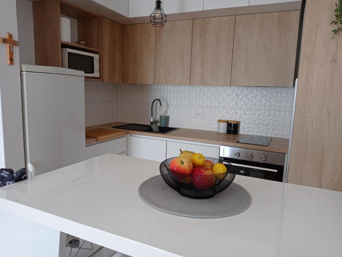 Apartment Cozy Apartmant With A Sea View In Orasac